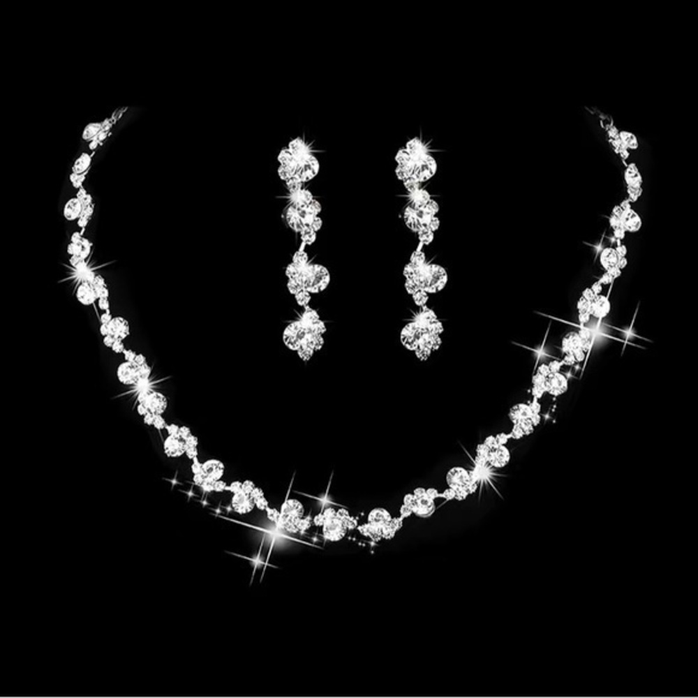 White Diamond Choker Necklace And Earrings Set